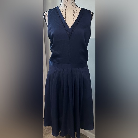 💙💙Banana Republic Blue Dress 💙💙- - Picture 2 of 14